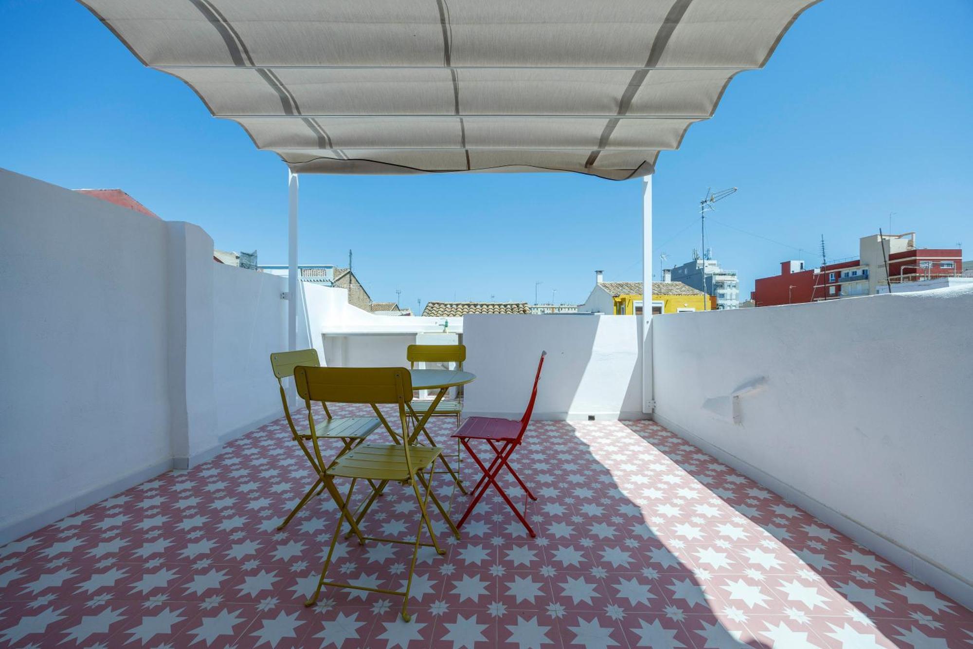 Artisan Haven: El Cabanyal Oasis * Valencia