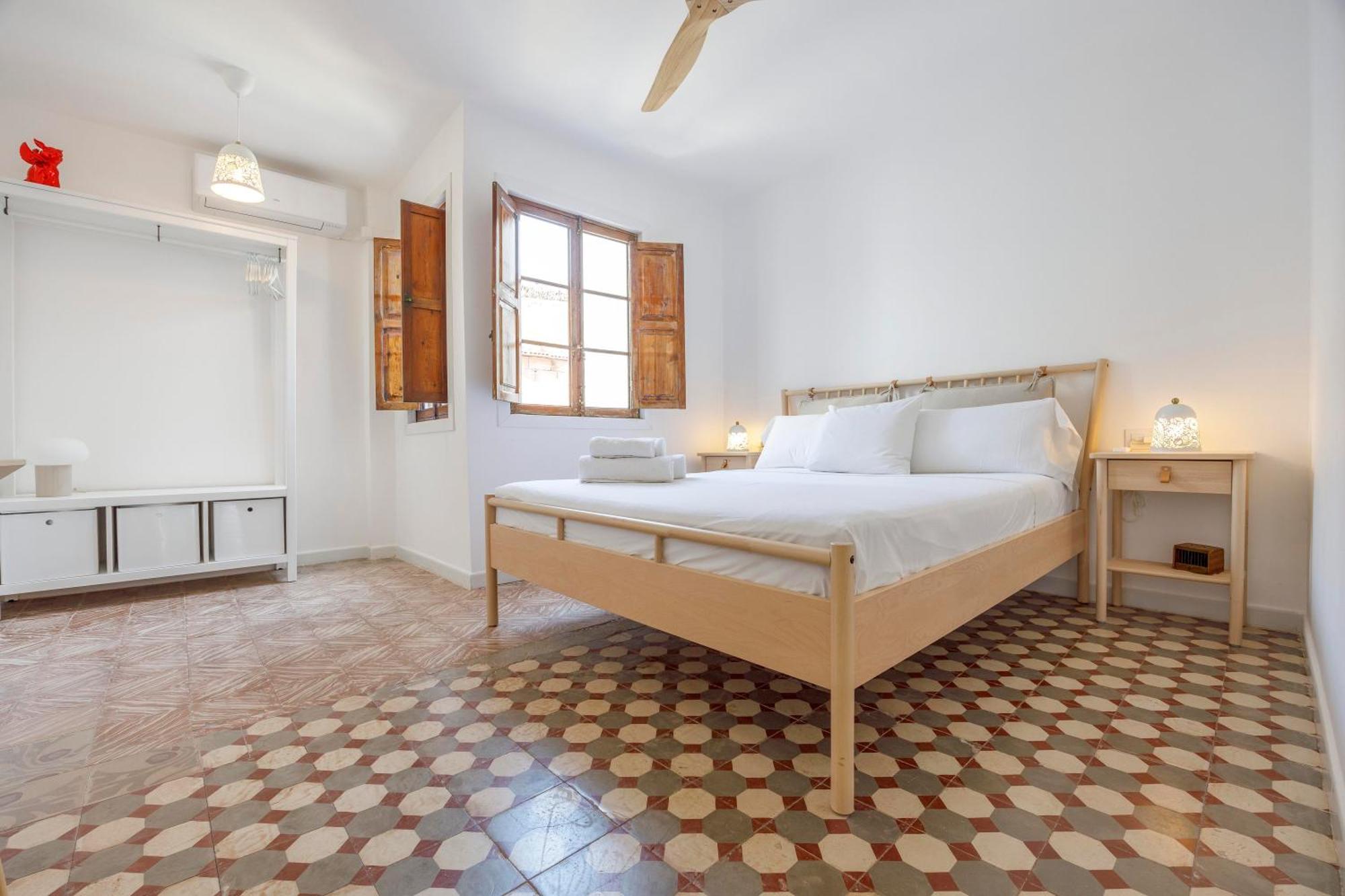Holiday home Artisan Haven: El Cabanyal Oasis *