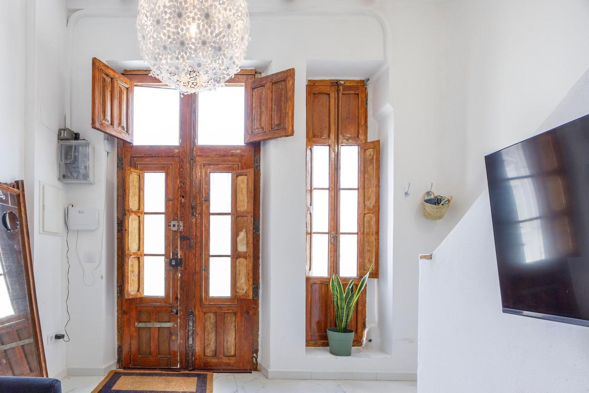 Artisan Haven: El Cabanyal Oasis * Valencia
